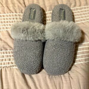 Women’s Koolaburra by Ugg Gray slippers